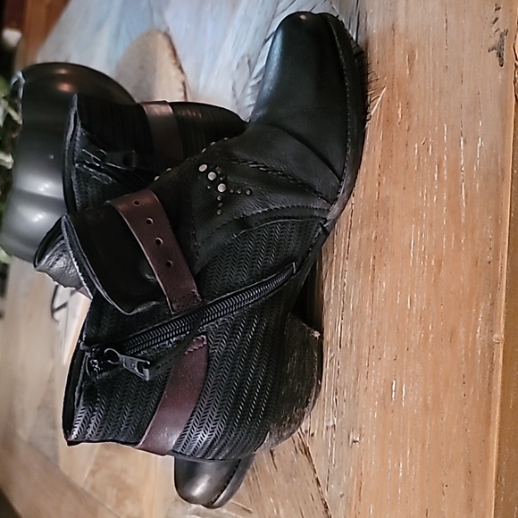 MIZ MOOZ black leather booties 6 - Picture 4 of 9